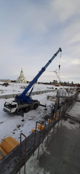 Фото оказания услуг автокраном Либхер